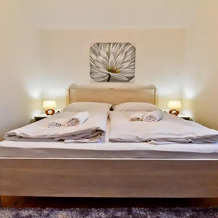 Pinia With Pool, * 자다르