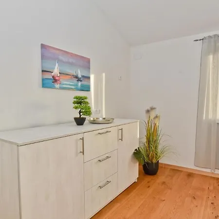 Pinia With Pool, 빌라 *