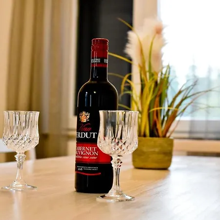 Villa Pinia With Pool, Zadar