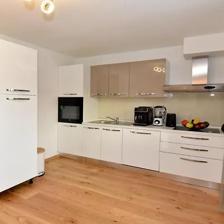 Pinia With Pool, Zadar